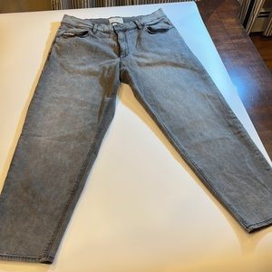 Sun + Stone washed grey men’s size 33 waist jeans. Very good condition